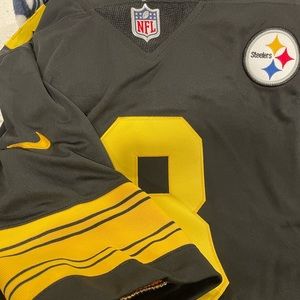 Kenny Pickett Steelers jersey